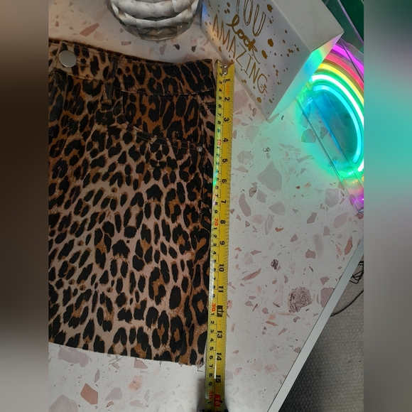 Animal print fabric skirt, size M, Never Worn - Picture 2 of 6